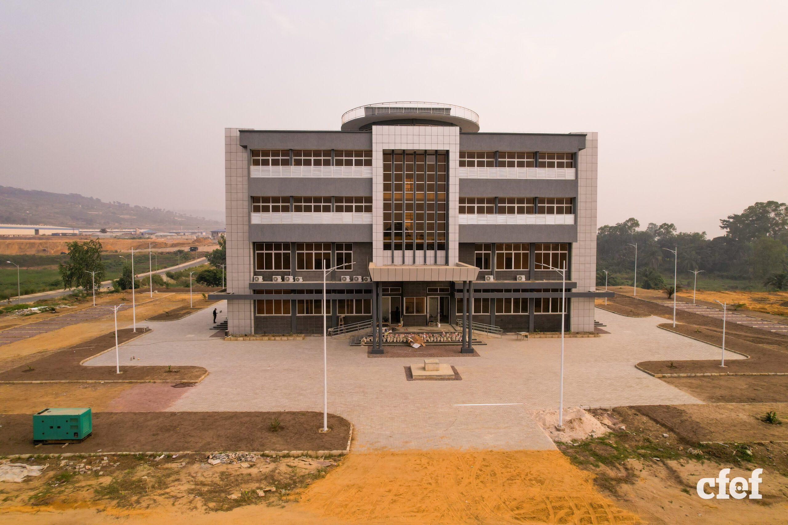 image en avant de Bâtiment administratif des services essentiels de la Zone Economique Spéciale Pilote de Maluku