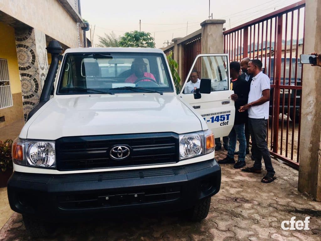 image en avant de PDL-145T : Remise d’une Jeep Toyota Land cruiser au Comité Technique Provincial du Kwilu