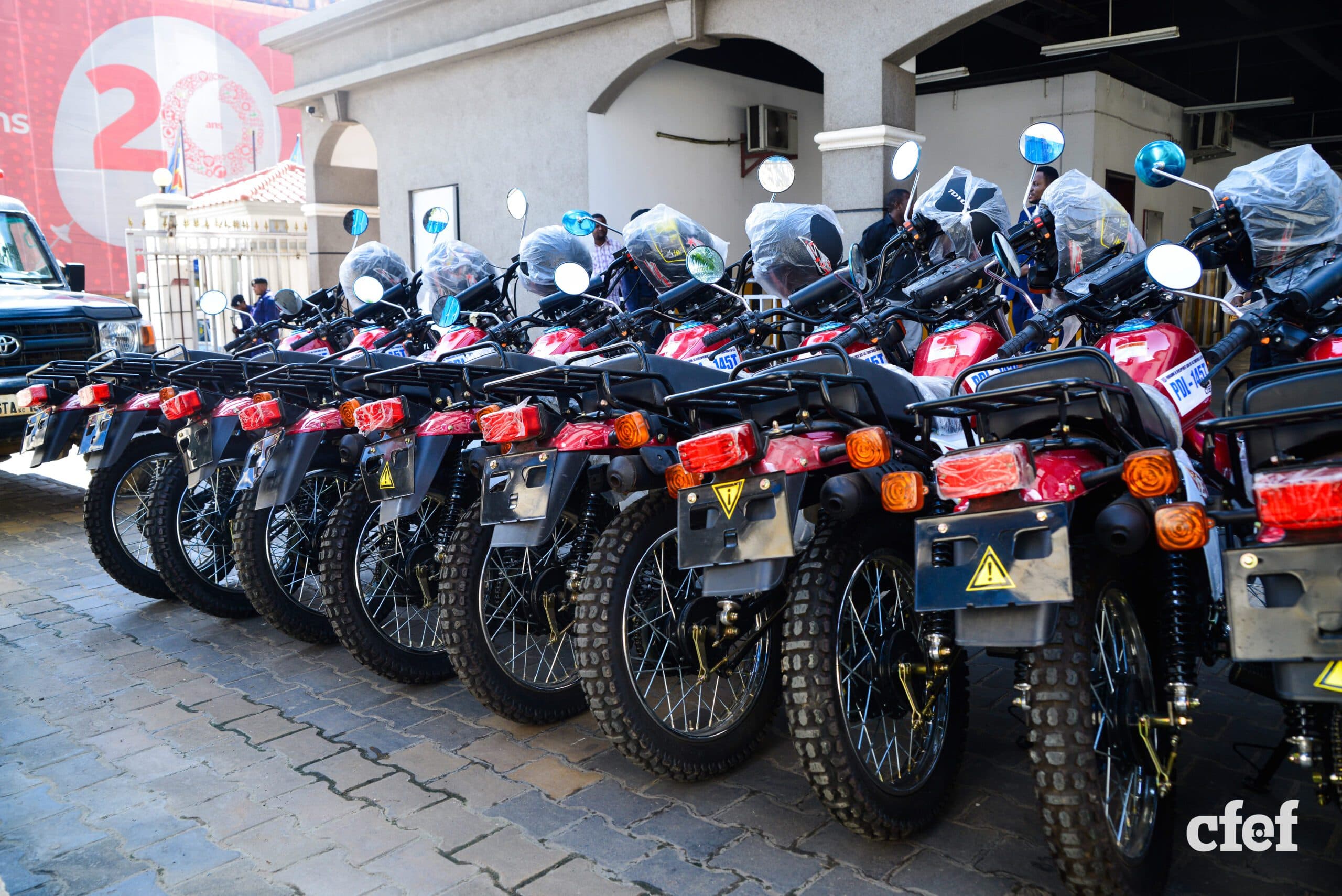 image en avant de PDL-145T : Remise de 10 motos au Comité Technique Provinciale du Kongo Central