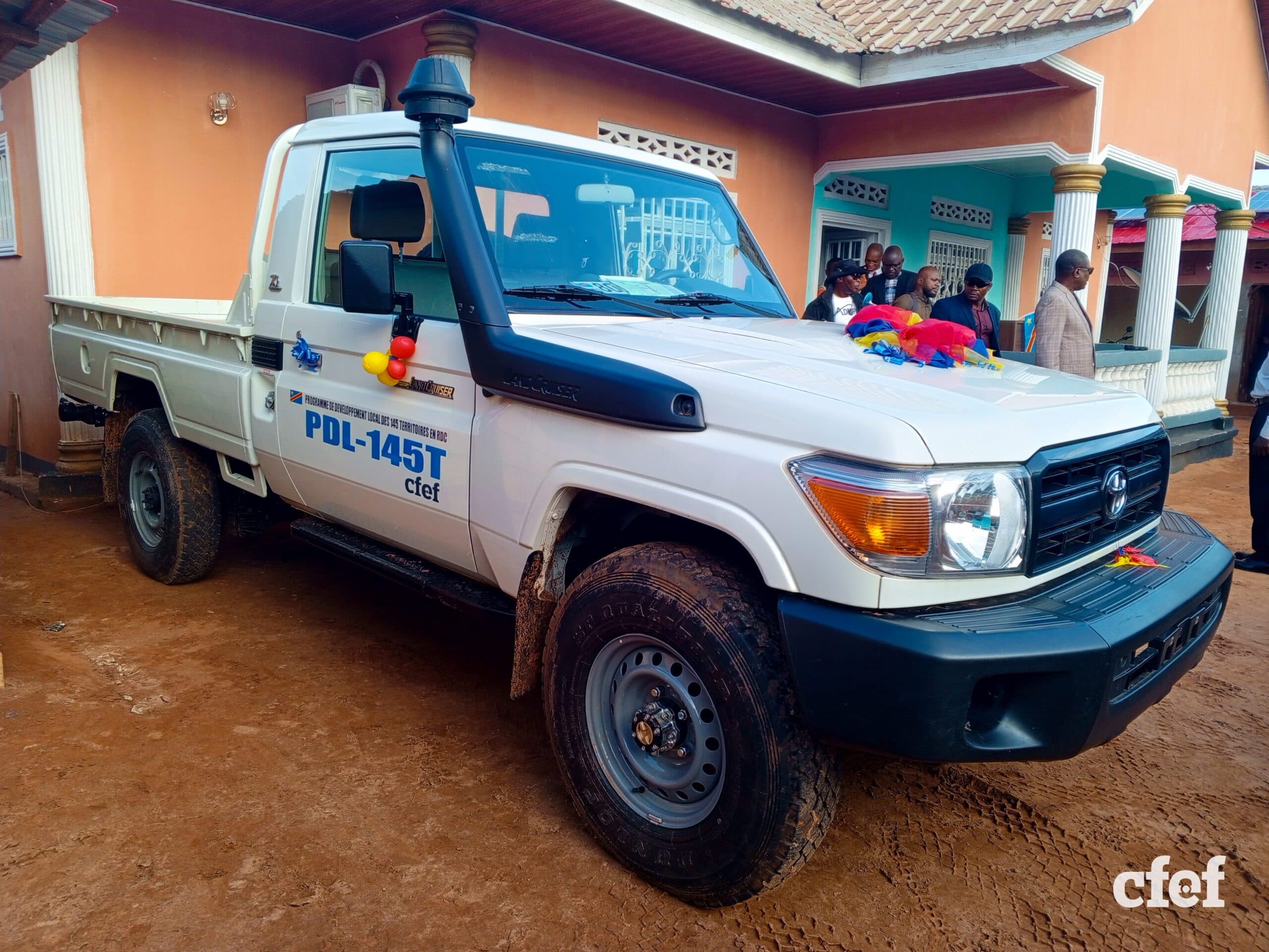 image en avant de PDL-145T: Remise d’une jeep Toyota Land cruiser au Comité Technique Provincial du Sud-Ubangi